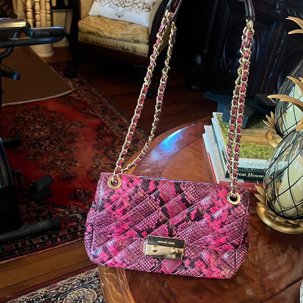 Micheal Kors handbag. Mint condition